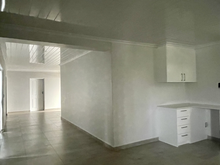 5 Bedroom Property for Sale in Myburgh Park Western Cape